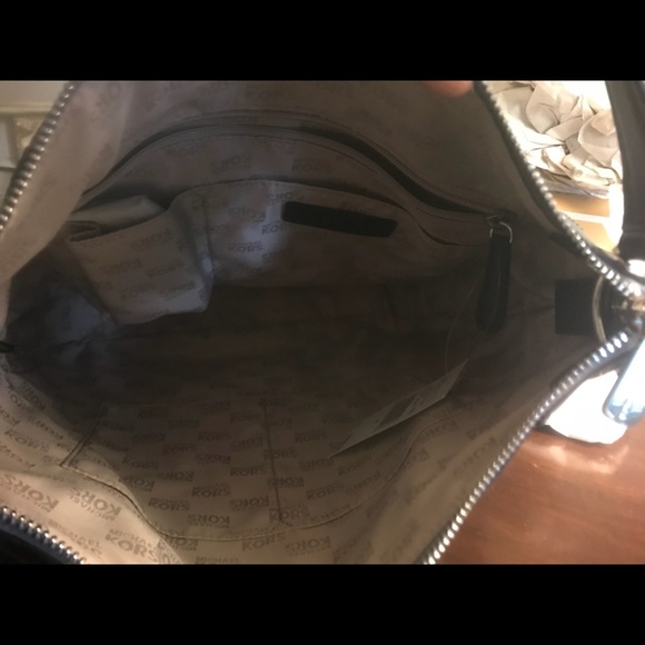 MIchael Kors purse - Picture 5 of 12